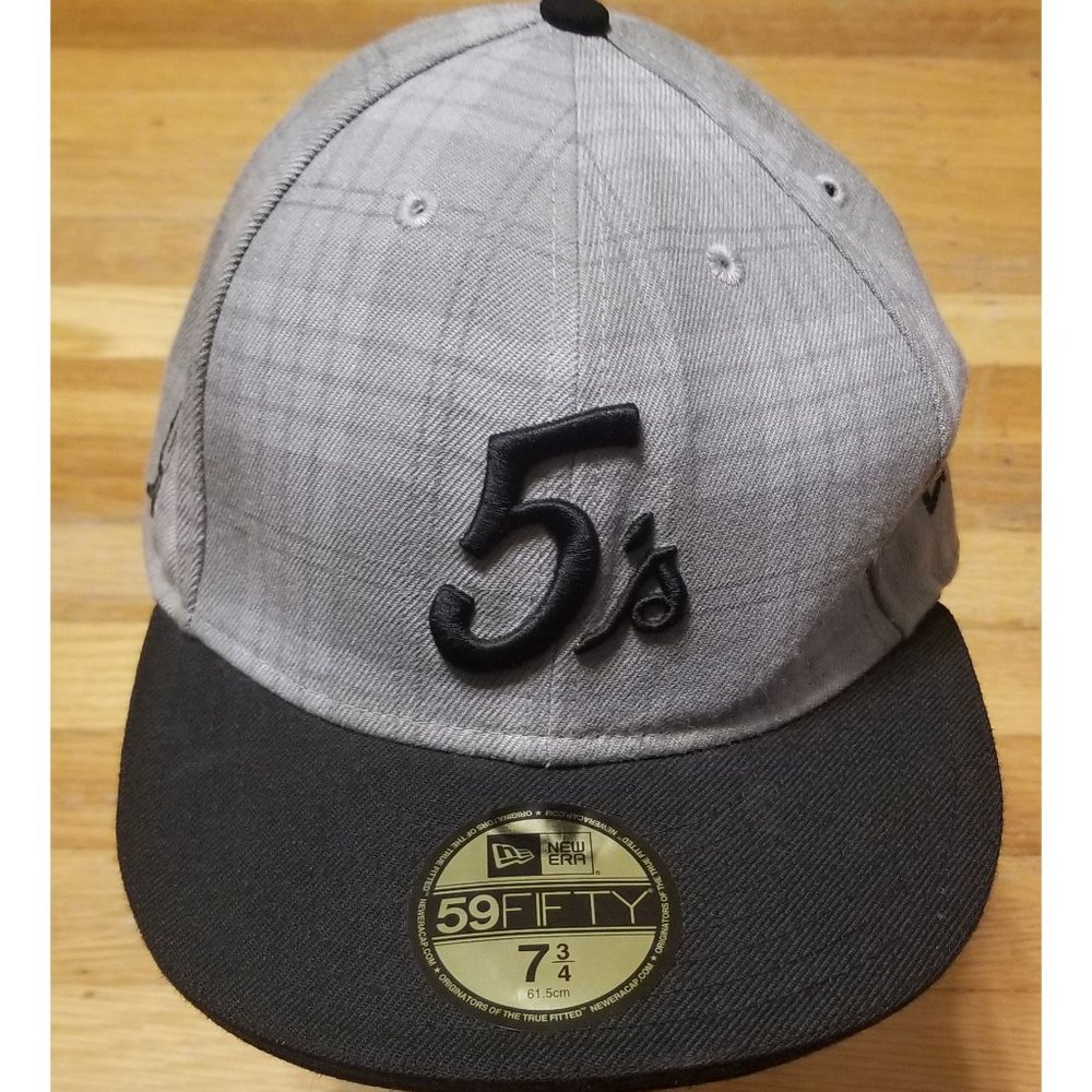 Undefeated New Era 5's Snap-back size 7 3/4 Hat